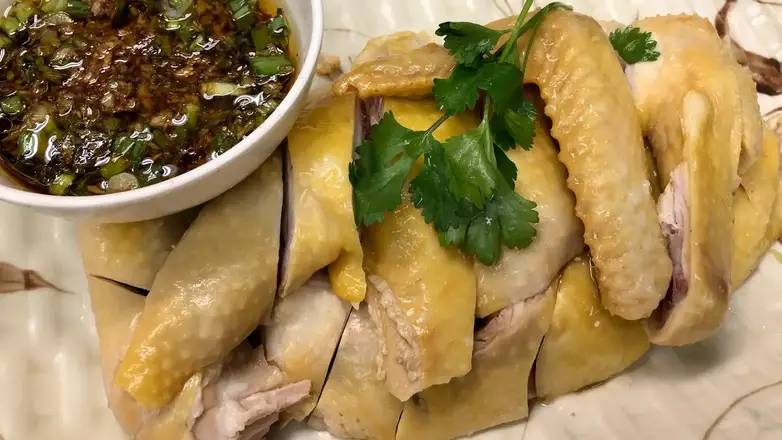 9. Plain Free Run Chicken with Soy Ginger Sauce 小紹興走地雞